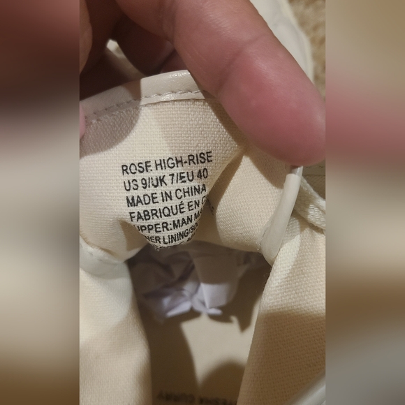 New JustFab Sneakers Size 9 - Picture 5 of 6